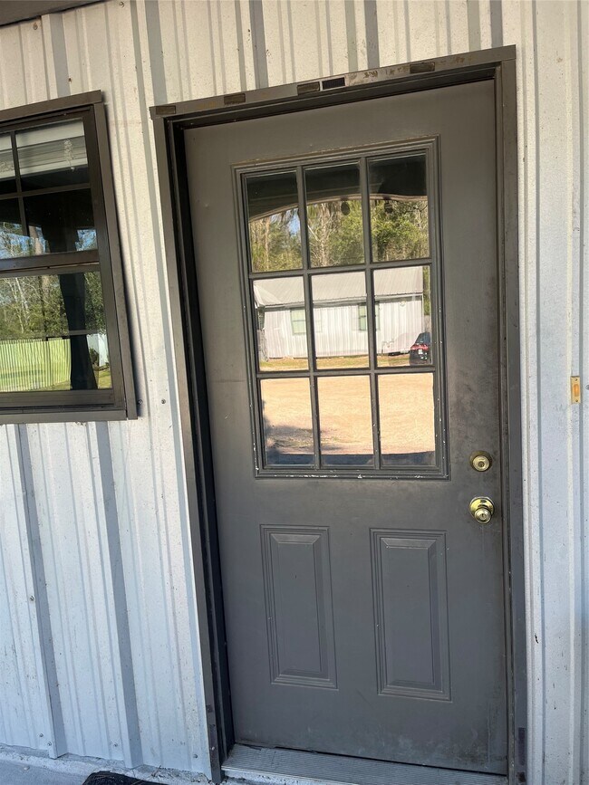 Building Photo - 18222 Bonnie Alice Dr