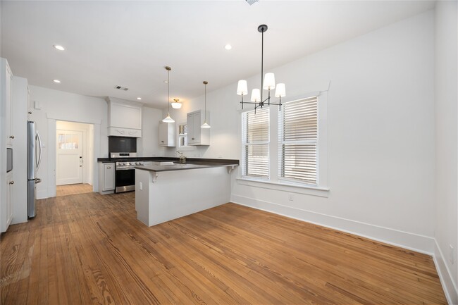 Building Photo - 2215 Gregg St