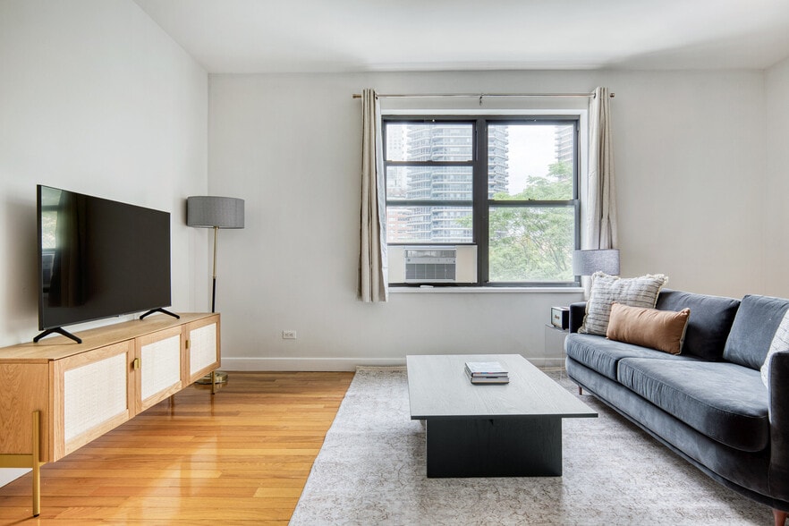 Primary Photo - 252 E 61st St