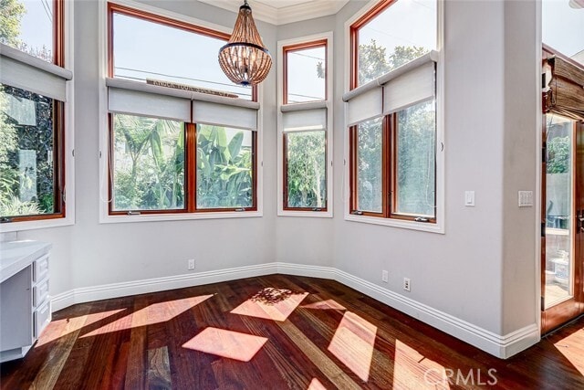 Building Photo - 3404 N Poinsettia Ave