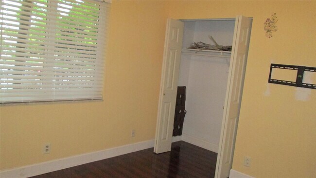 Building Photo - 3321 NW 47th Terrace