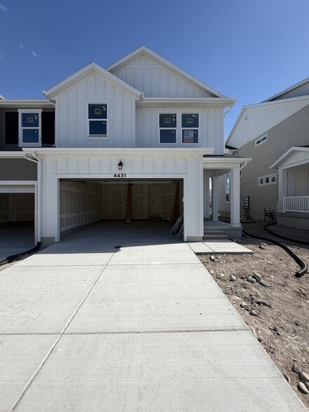 Building Photo - 4391 Templar Dr