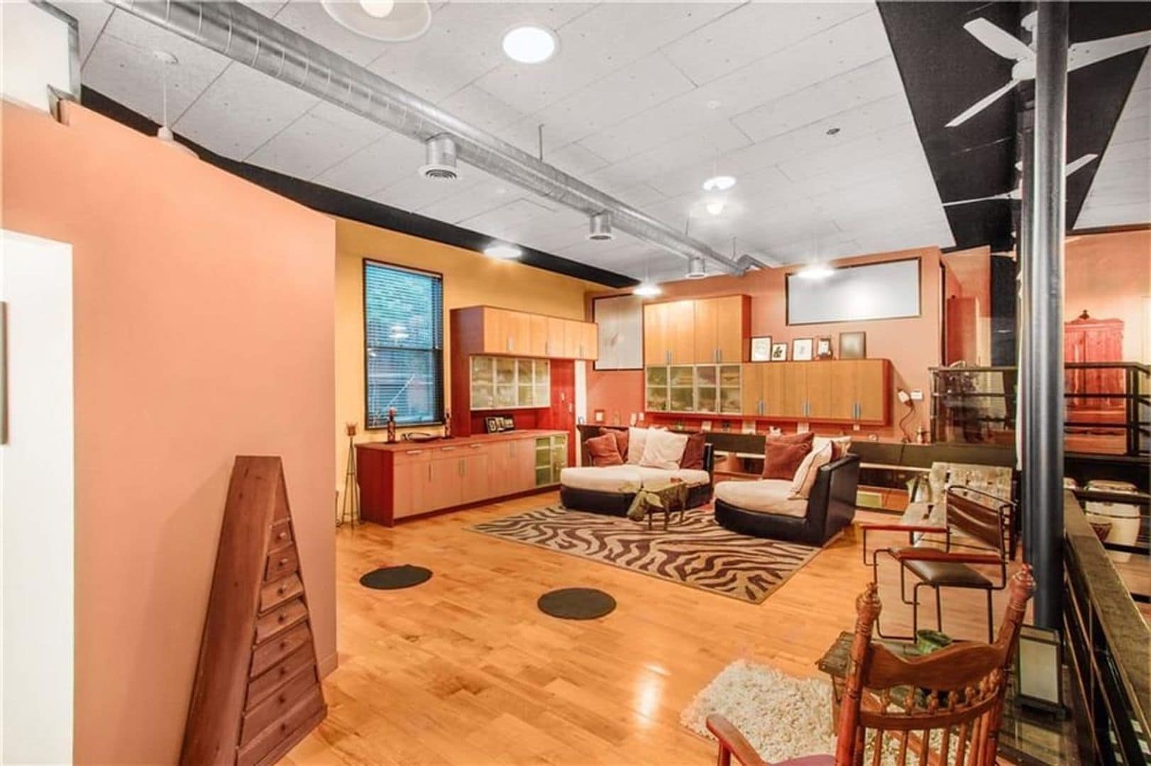 Building Photo - 847 Weeden St