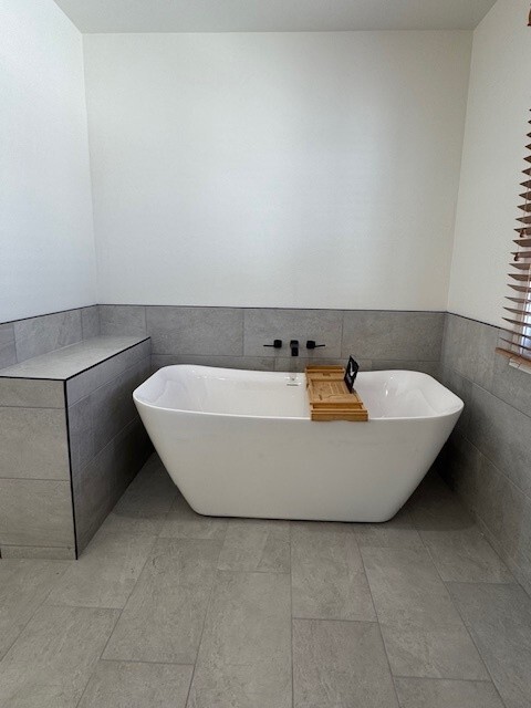 Building Photo - 3651 E Leslie Dr