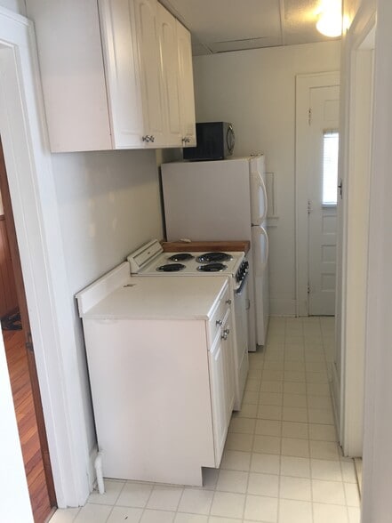 Kitchen - 310 Virginia Ave