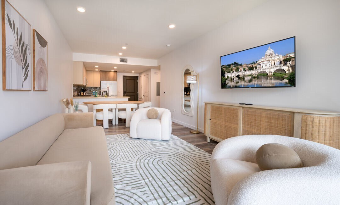 Building Photo - 1070 S Bedford St