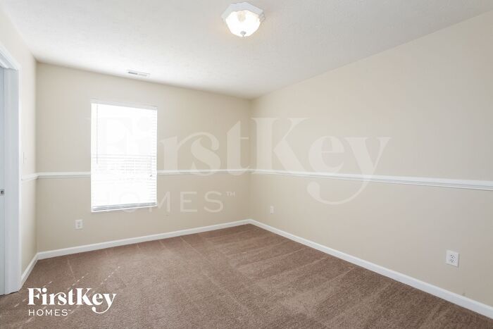 Building Photo - 10883 Ashwood Dr