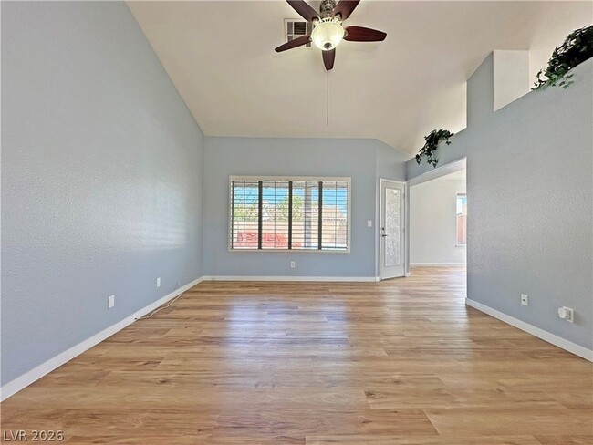 Building Photo - 2746 Sandalwood Ave