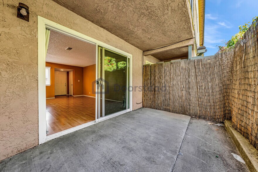 Building Photo - 709 Pope Dr