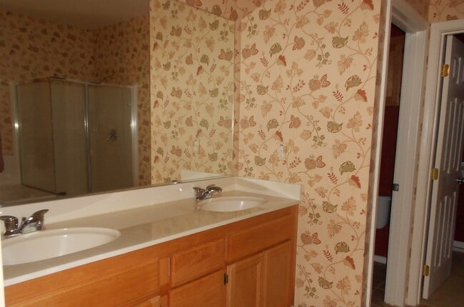 Building Photo - Your Next Adventure Starts Here: 3+ Bed, 2 Bath Home in Yuba City