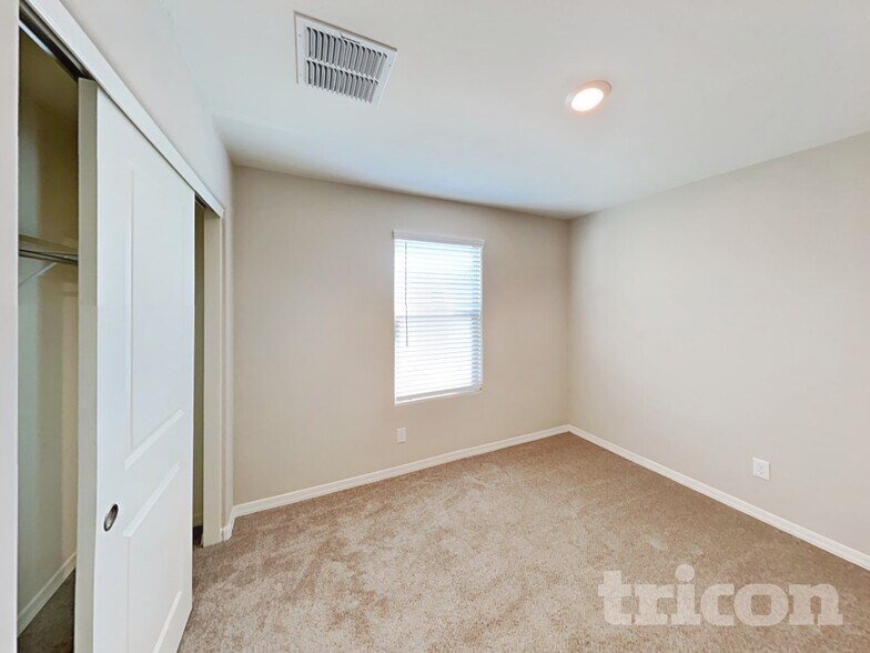 Building Photo - 8023 W Albeniz Pl