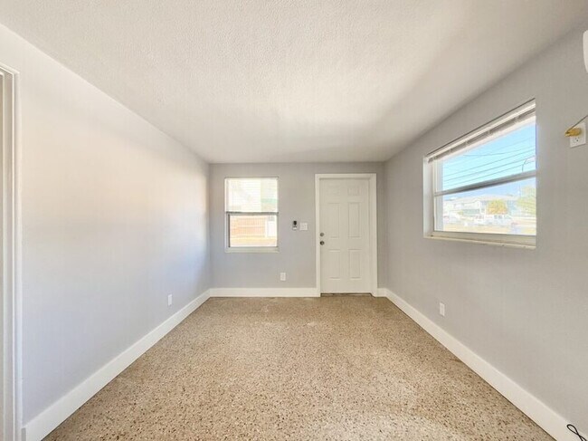 Building Photo - 115 Cleveland Ave SW