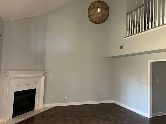 Building Photo - 4/2.5 located in Pinehurst subdivision