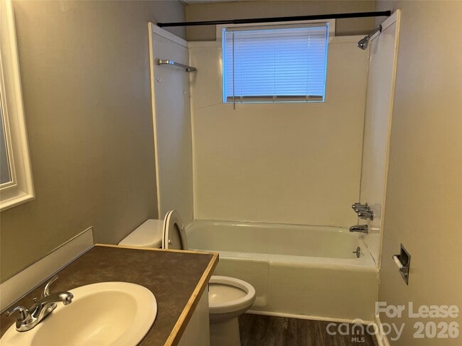 Building Photo - 451 Montgomery Ave