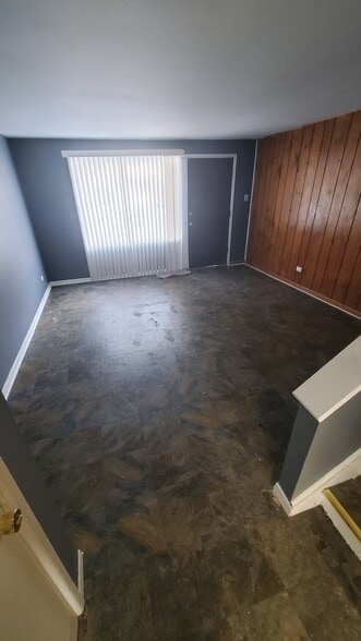 Living room 17x12 looking at Front door - 509 W 136th Pl