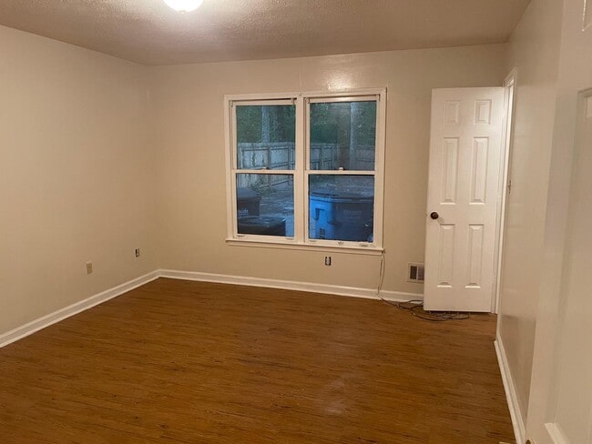 Building Photo - Conyers Duplex