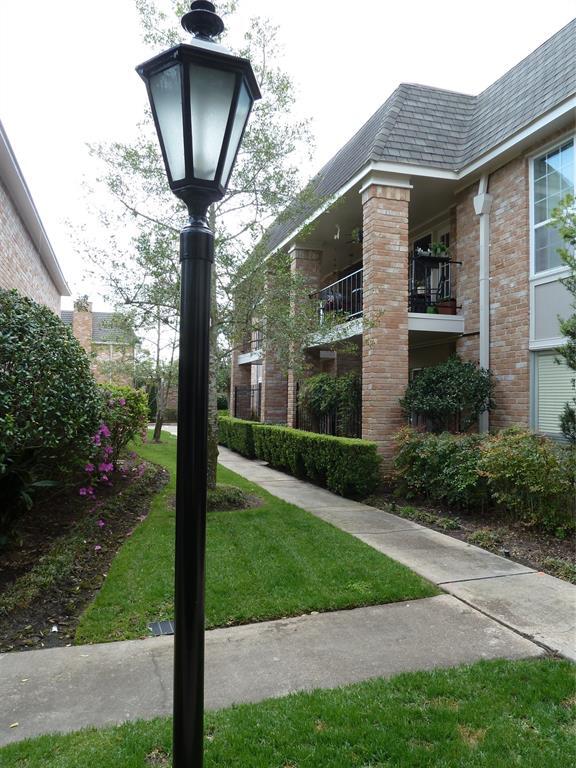 Building Photo - 2224 S Piney Point Rd