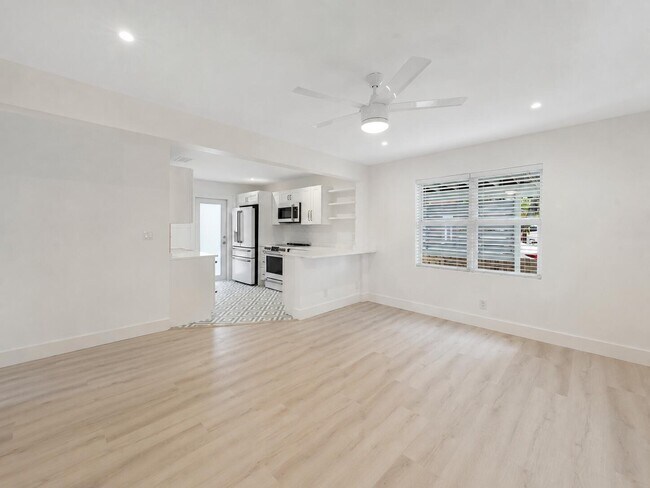 Building Photo - 514 52nd St