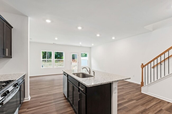 Building Photo - Modern 3-Bedroom Townhome Near Downtown Du...