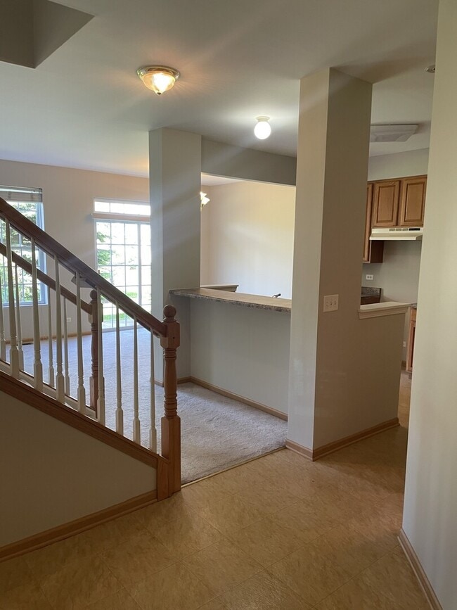 Building Photo - 160 Concord Dr S