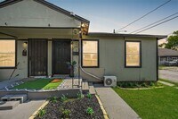 Building Photo - 3705 Bremond St