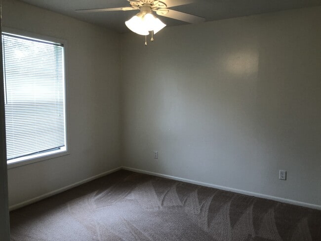 Building Photo - 2422PR