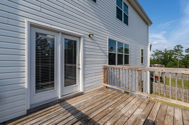 Building Photo - 552 Post Oak Ln