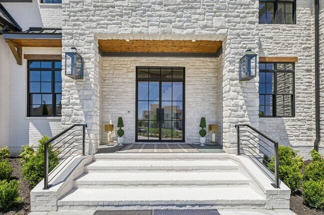 Building Photo - 8104 Turning Pt Dr