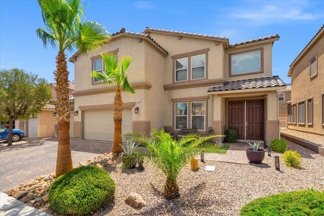 Building Photo - Luxurious, Exceptional Entertaining 5 Bedroom Home Featuring Expansive Indoor-Outdoor Living