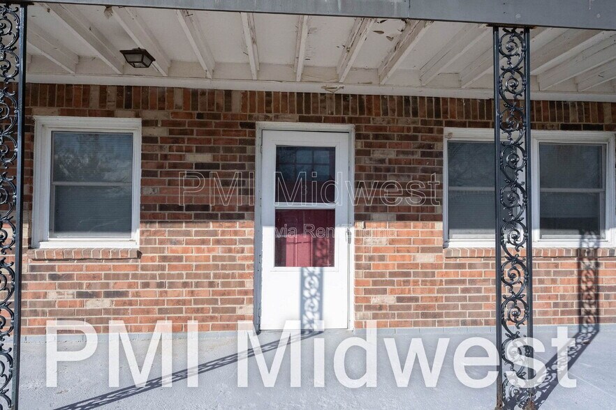 Building Photo - 140 Maple Park Dr