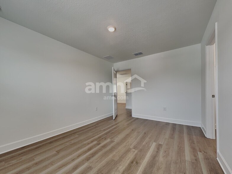 Building Photo - 16528 Cheyanne Ct