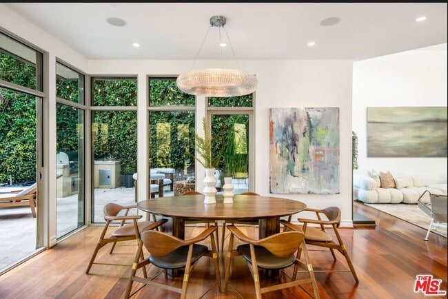 Building Photo - 3685 Mandeville Canyon Rd