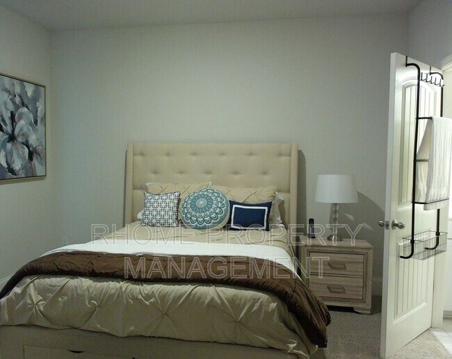 Building Photo - 9926 Stretford Rd