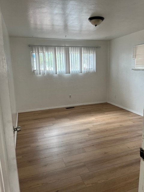 Building Photo - 1013 Palomas Dr SE
