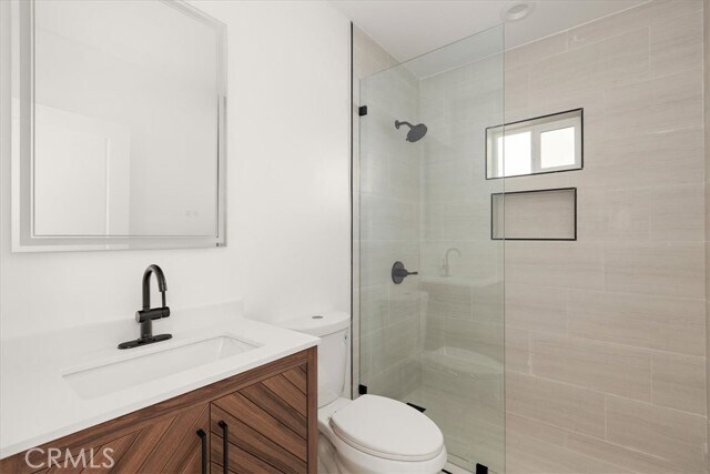 Building Photo - 642 E Fairview Blvd