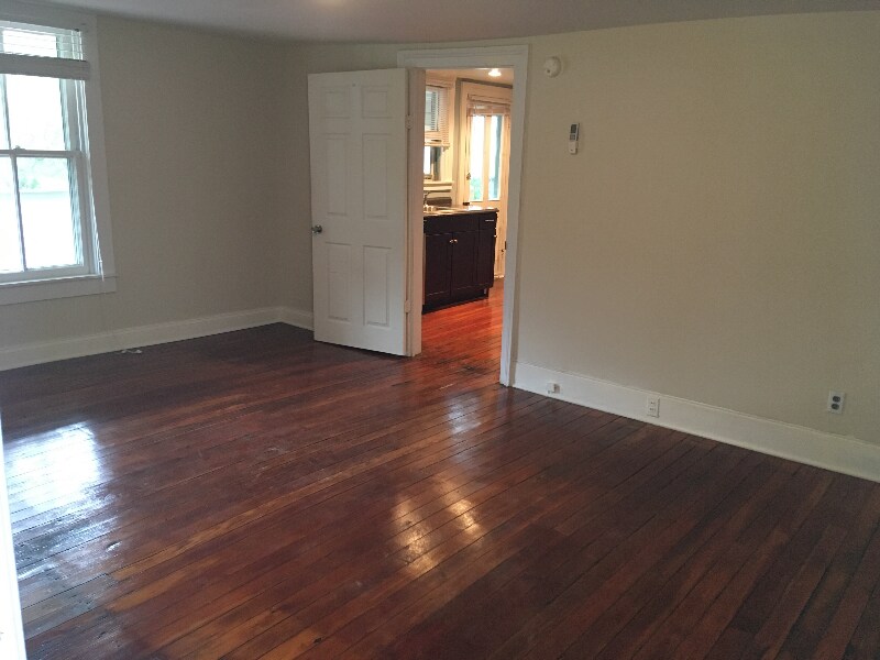 Building Photo - 936 W Beverley St