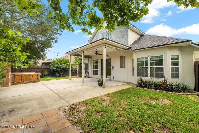 Building Photo - 721 Hazelmoor Ln