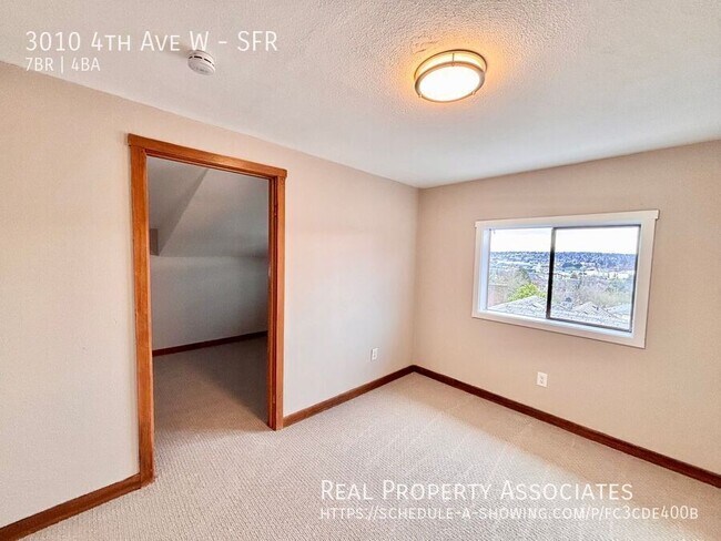 Building Photo - 3010 4th Ave W