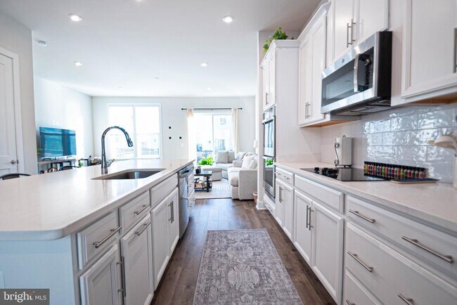Building Photo - 2453 Liberty Lp