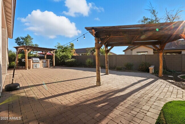 Building Photo - 25914 N 49th Ln