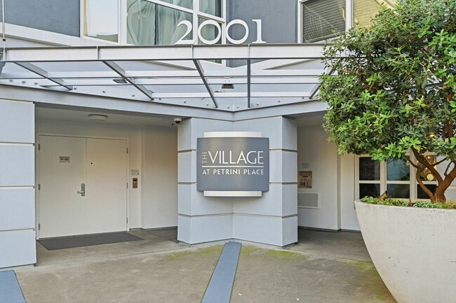 Building Photo - 2001 McAllister St