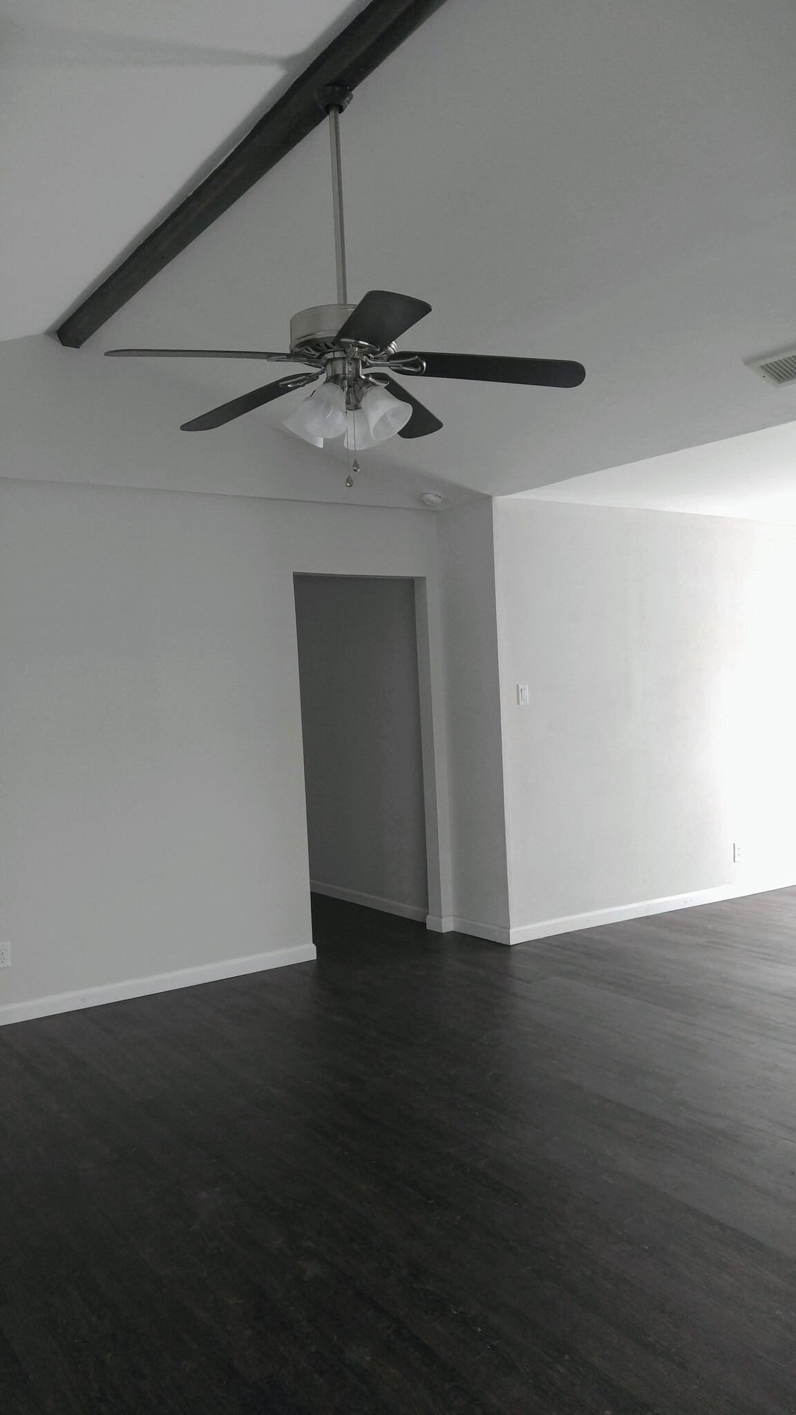 Common room. - 104 Cockerham St