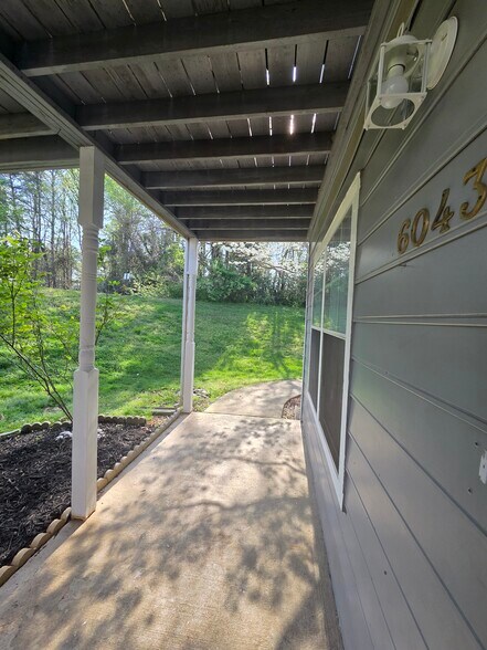 Building Photo - 6043 Green Forest Dr