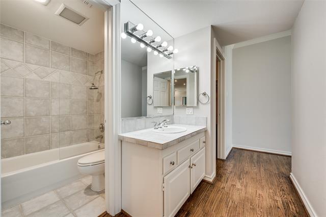 Building Photo - 3208 Cole Ave