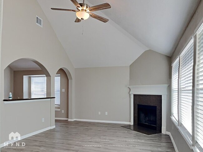 Building Photo - 14906 Sparks Ct