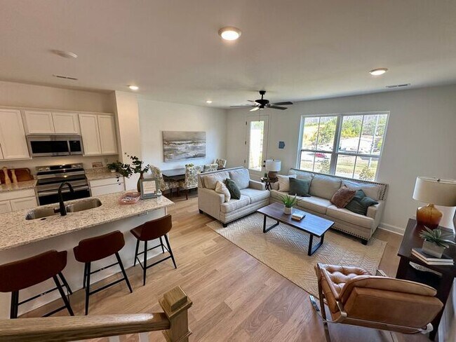 Building Photo - MODERN 3-Bed, 2.5-Bath Townhome NOW Offering Move-In Incentive!