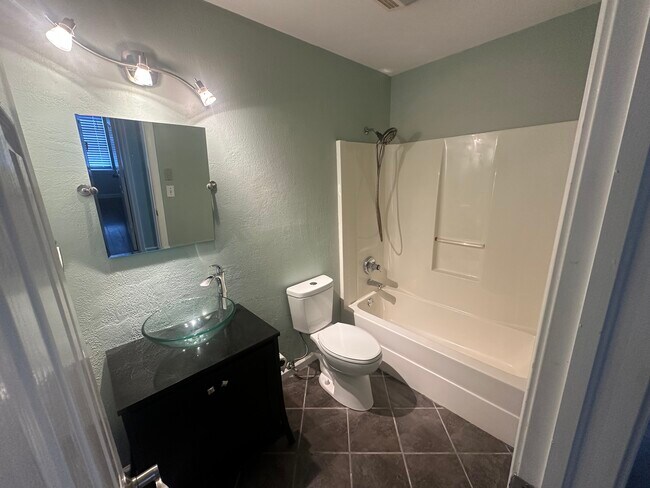 Building Photo - 9322 E 92nd St S