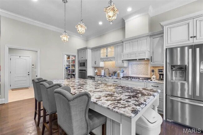 Building Photo - Stunning Custom-Built 4 Bedroom Duplex in East Jackson School District