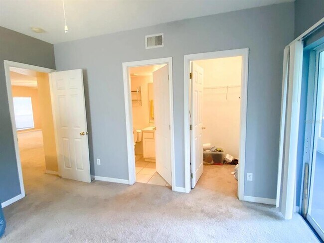 Building Photo - 2805 E Washington St