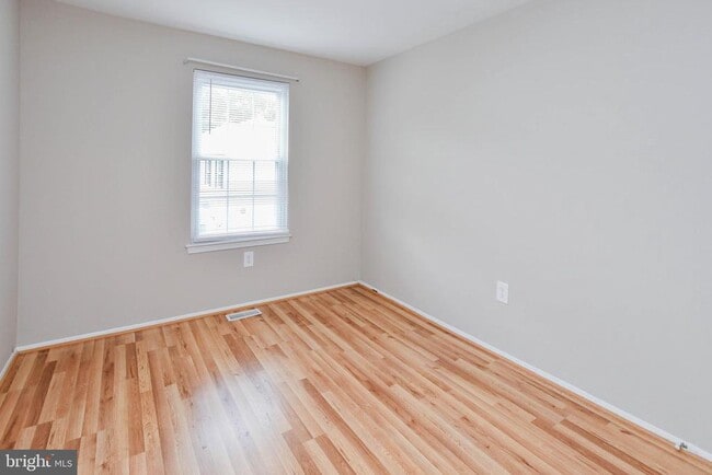 Building Photo - 15043 Cherrywood Dr